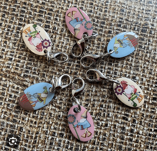 CRAFTING GNOMES STITCH MARKERS (SET OF 6)